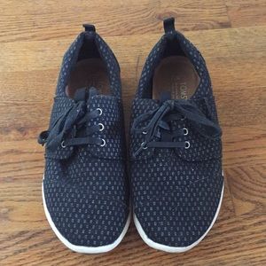 Toms sneakers